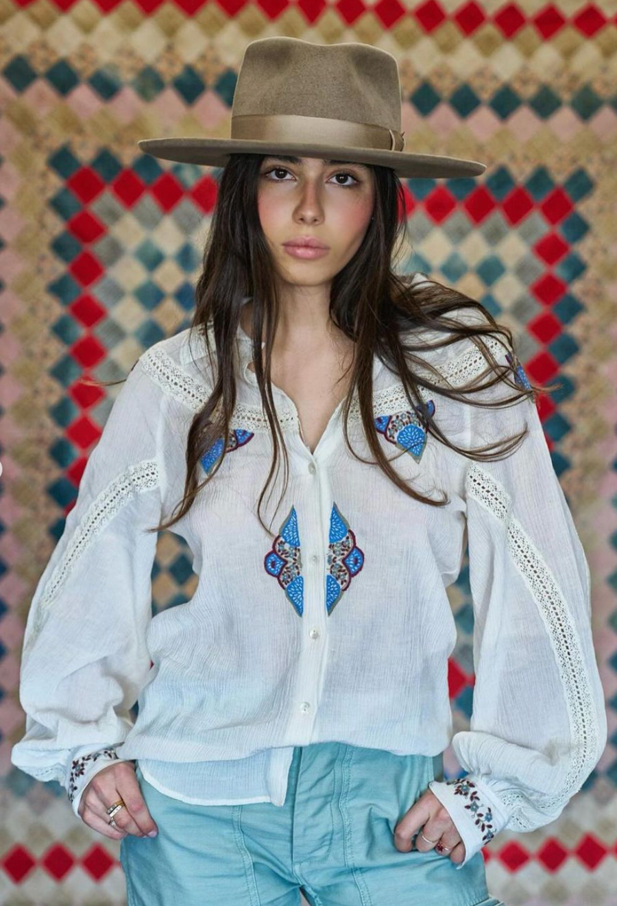 Wajen - Embroidered Top - Thé