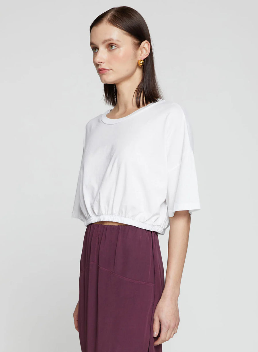 Cloud Jersey Cropped Elastic Hem Top - White