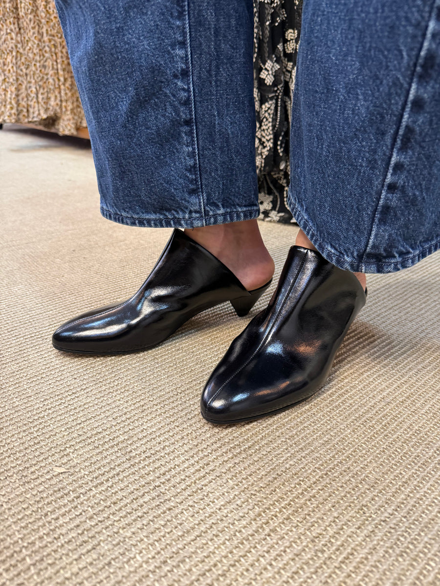 The Trap Clog - High Black