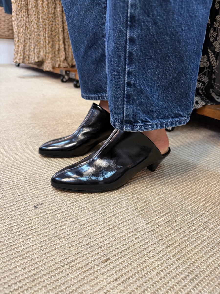 The Trap Clog - High Black