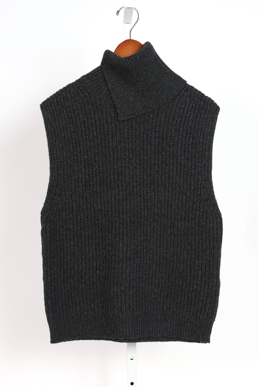 Finley Sleeveless Jumper - Anthracite