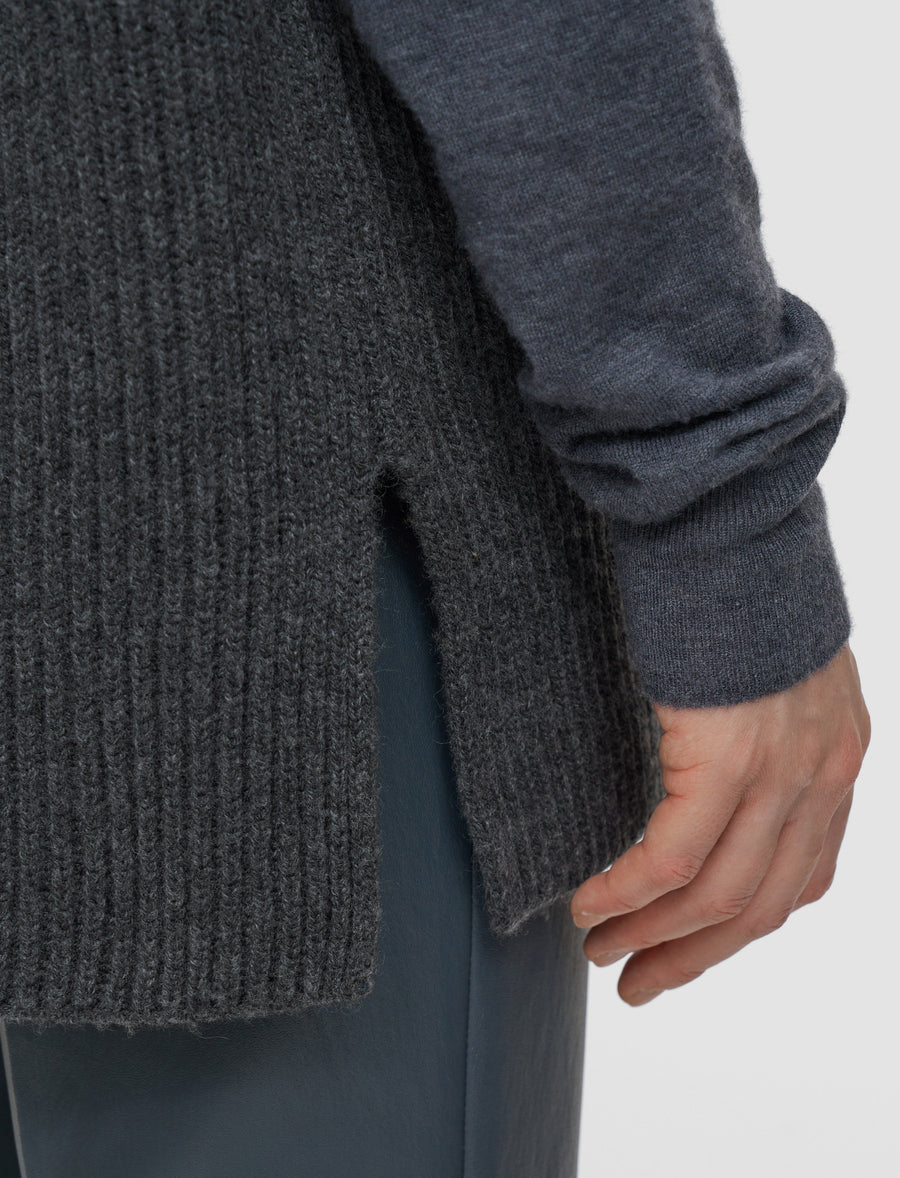 Light Cardigan Stitch Vest - Smoke